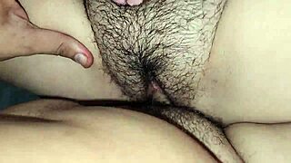 la linda hermanastra de mi esposa me folla con ganas