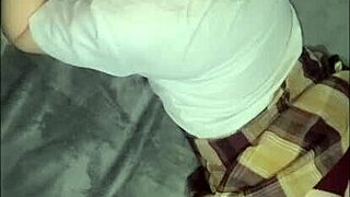 เฮ้ยพ่อจ๋อ เจ็บว่ะ! สาวมหาลัยโดนพ่อเลี้ยงจับได้ดูโป๊ 😩💦