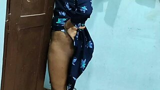 Lonely bhabhi home alone? Devar fucks her hard!