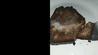 She bakes a bolo then drowns it in thick cum for her sticky homemade treat