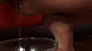 Kinky Skank Urinates in High-Definition Solo Fetish Scene