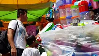 Curvy hips fill tight jeans in sultry culazo tease