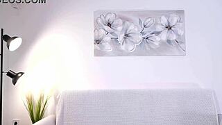 Amateur blonde shakes huge tits in hot live dancing