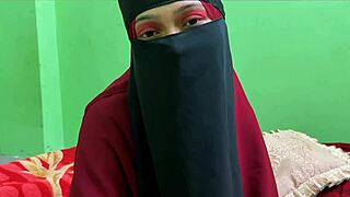 Muslim bhabhi sneaks hardcore pussy pounding from hindu husband