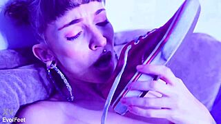 Sexy Latina Goddess Makes You Cum with Vans Sneakers