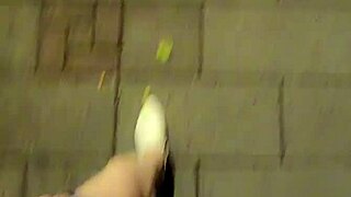 Hey ting xuan, pee outdoors then masturbate skirt up?