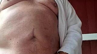 wanna see chris close up outdoors?