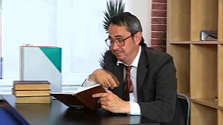 barely legal 18-year-old girlfriend sex tapes show wet pussy orgasms