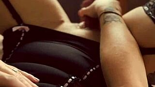 hey watch this dripping wet milf clit flash her pussy thru window with dirty talk n toys 😈💦