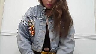 ginger paris spreads for closeup shaved pussy dripping wet urine in french fetish rip