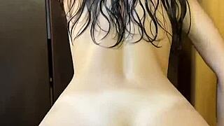 Amateur college girl steps right out of shower