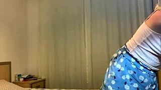 Horny MILF in HEELS depilates ARMPITS with fetish tease!