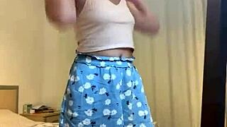 Horny MILF in HEELS depilates ARMPITS with fetish tease!