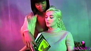 Jenna Foxx lesbians eat wet pussy on sex chair big clit lips muff diving?