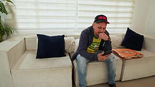 delivery boy gets lucky fucking two hot whores in ffm threesome with tommy miller