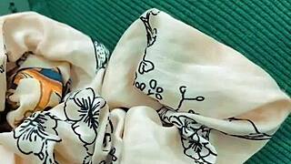 Beautiful Webcam Whore Fingers Pussy at Dentist Visit