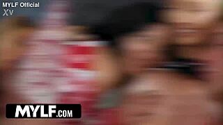 😍 horny milf paisley and stepfamily swap cum in christmas 3some doggystyle fun!