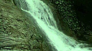 Naked in public! Fingers groping wet pussy outdoors gets me so horny!