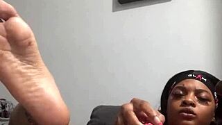 watch me spread my hairy black pussy clit wide for deep dildo fingering and vibes