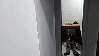 whoa, wife cheating with the plumber 😈 big cock bareback in her tight pussy 💦