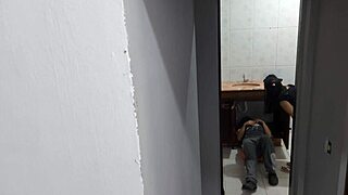 whoa, wife cheating with the plumber 😈 big cock bareback in her tight pussy 💦