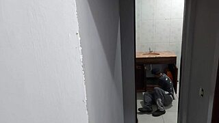 whoa, wife cheating with the plumber 😈 big cock bareback in her tight pussy 💦