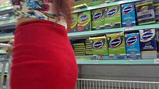 Wife flashes bare ass and pussy publicly in car