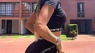 Leandra's athletic Colombian milf ass jiggles during fitness fuck session