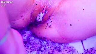 mmm, watch my bare toes crush that juicy fruit so dirty 😈👣