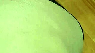 wanna play with elza kom's curvy ass and huge cock toys