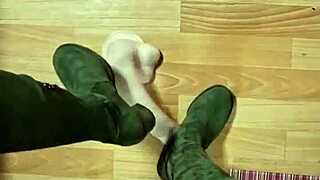 wanna play with elza kom's curvy ass and huge cock toys