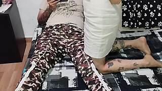 follada por mi hermanastra cachonda y le echo leche en su cara tatuada