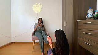 ¡Colombian Lesbians Devour Pussies in Fetish Tribbing Frenzy!