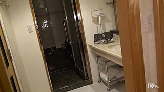 超剛毛な奥様しおりが浮気願望を抑えきれずblowjobで悶える様子をじっくり