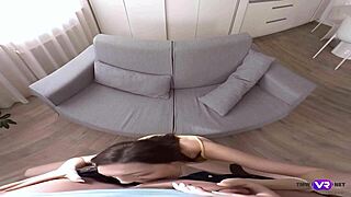 Isabella de laa gets feet massage leading to wild orgasms