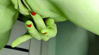 homemade she hulk cosplay milf shakes big green ass feet and pussy for halloween jerk off