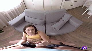 Isabella de laa gets feet massage leading to wild orgasms