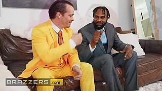 Brazzers babe Sinatra Monroe dominates Lily Lou's pussy with dildo face sitting scissoring tribbing on bed!