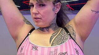 Gym Workout Dripping Wet Pussy Vibrator Orgasm Legs