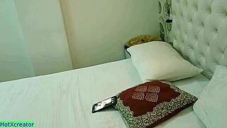 The beautiful hot aunty dives into full hardcore desi style Indian sex