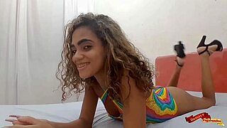 modelo fode rough com agente bareback