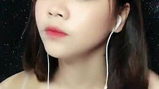Korean Webcam Girl Việt Hùng Shows Full Nude Body Live on Uplive Stream