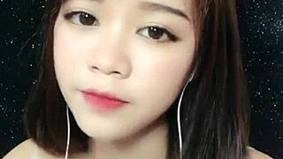 Korean Webcam Girl Việt Hùng Shows Full Nude Body Live on Uplive Stream