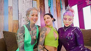 DOUBLE DOMMES STUFF GOTH SLUT HOLES AND DRAIN EVERY DROP!