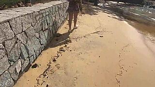 novinha flashes shaved pussy on public beach in thong bikini exhibition!