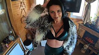 wanna see my deepthroat cum play with cameltoe in leather? 😈