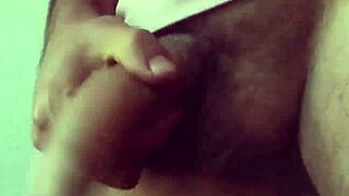 ella saliva en mi verga graba paja explosiva ba�ada leche