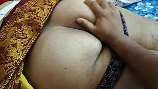 desi housewife aunt sneaks petticoat fun at wedding with old lover
