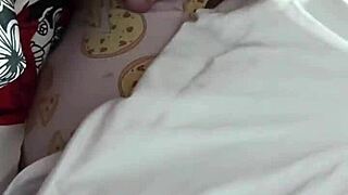 ugh i hate when hubby shoves his dick in while i'm doing my nails 😩💅 homemade preggo blowjob