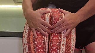 hey cleaner milf maid always spreads for my cock in kitchen for that extra squirting tip 💦🧹
